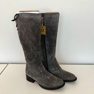 NWT Born Cotto boots, size 7, Grey suede